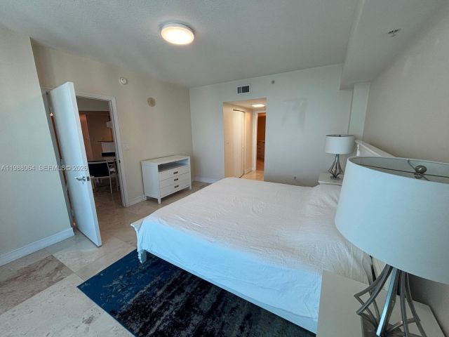 Apartment for rent  Unit #2404 - photo 7525096