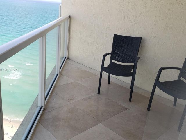 Apartment for rent  Unit #2404 - photo 7525103