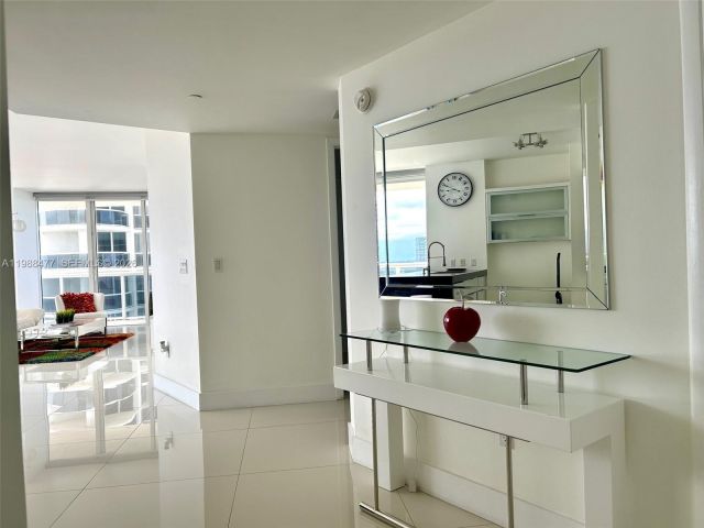 Apartment for rent  Unit #1808 - photo 7523860