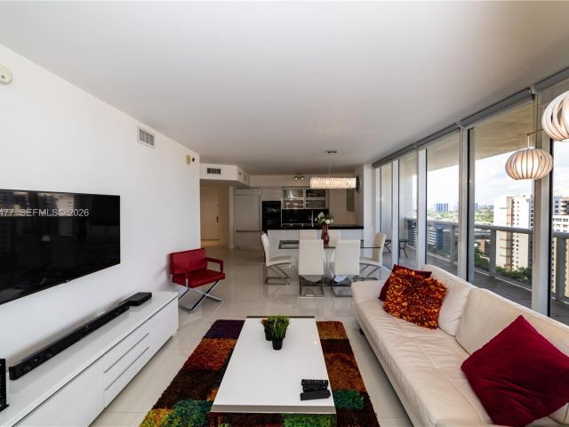 Apartment for rent  Unit #1808 - photo 7523864