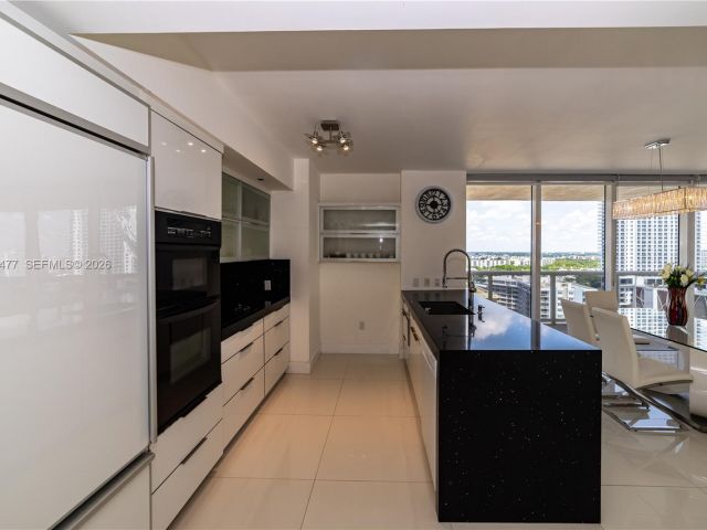 Apartment for rent  Unit #1808 - photo 7523868