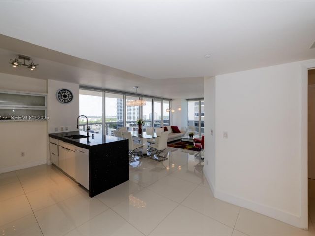 Apartment for rent  Unit #1808 - photo 7523869