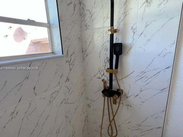 3-bedroom home for sale in Miami - 743 NW 77th Ter - MondialRealty