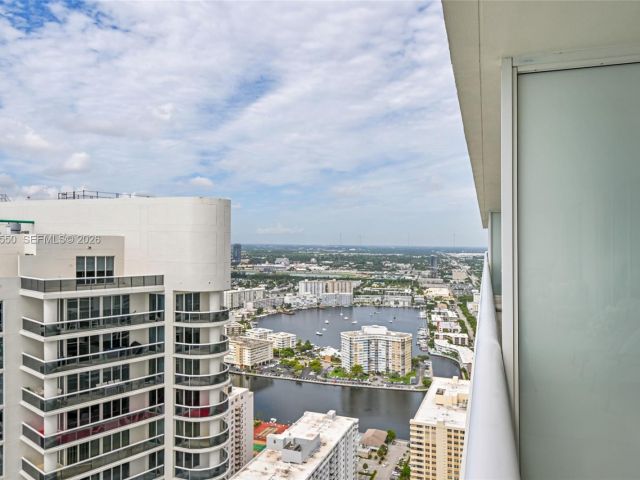 Apartment for rent  Unit #4603 - photo 7523919