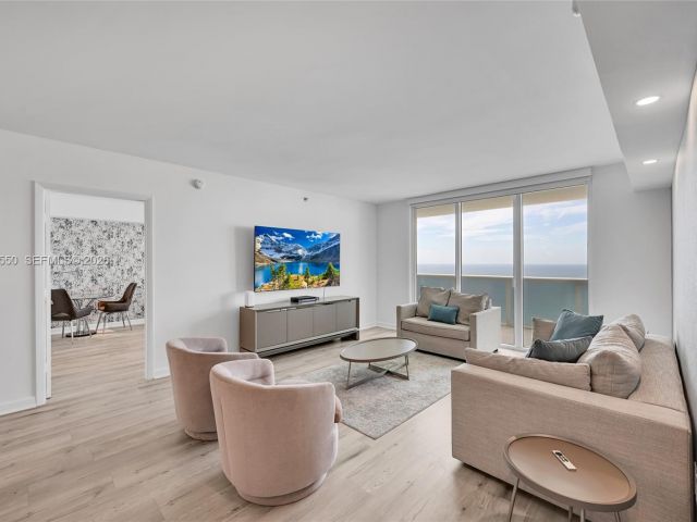 Apartment for rent  Unit #4603 - photo 7523922