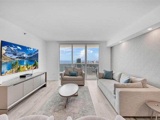 Apartment for rent  Unit #4603 - photo 7523924