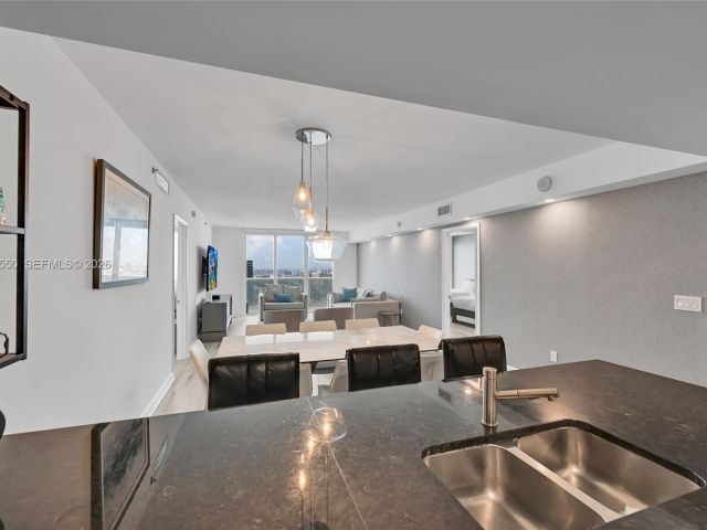 Apartment for rent  Unit #4603 - photo 7523935