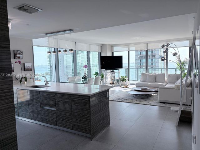 Apartment for rent  Unit #2001 - photo 7530190