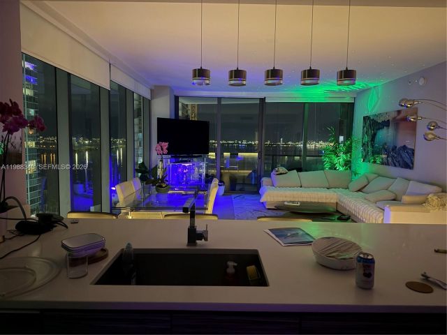 Apartment for rent  Unit #2001 - photo 7530193