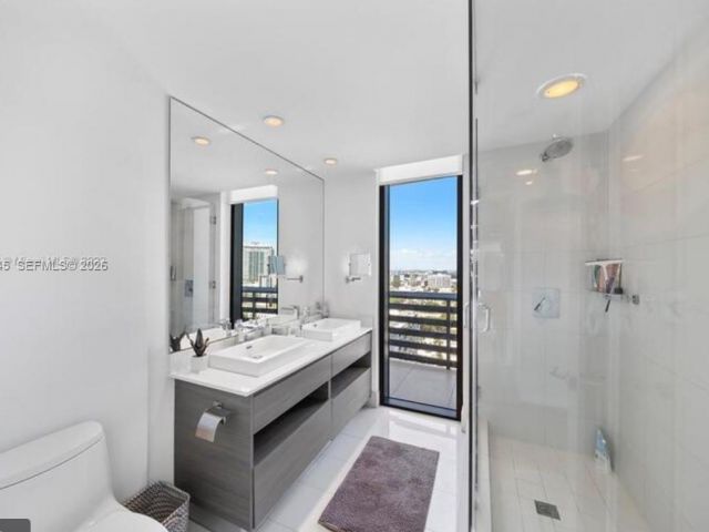 Apartment for rent  Unit #2001 - photo 7530200