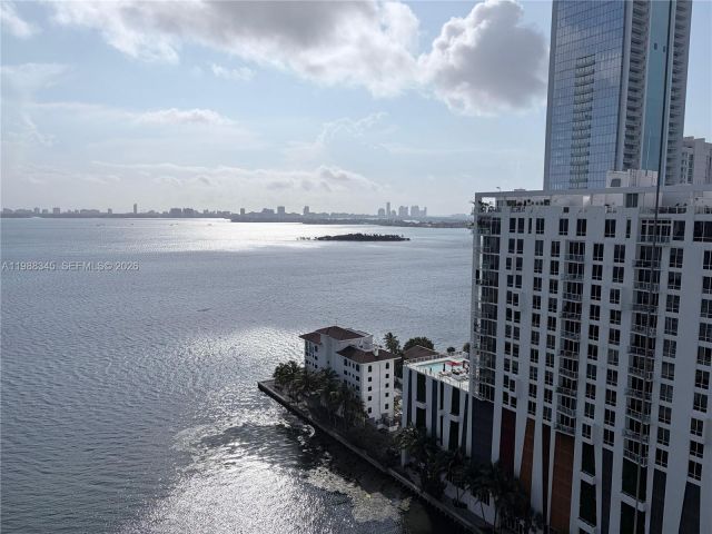 Apartment for rent  Unit #2001 - photo 7530203