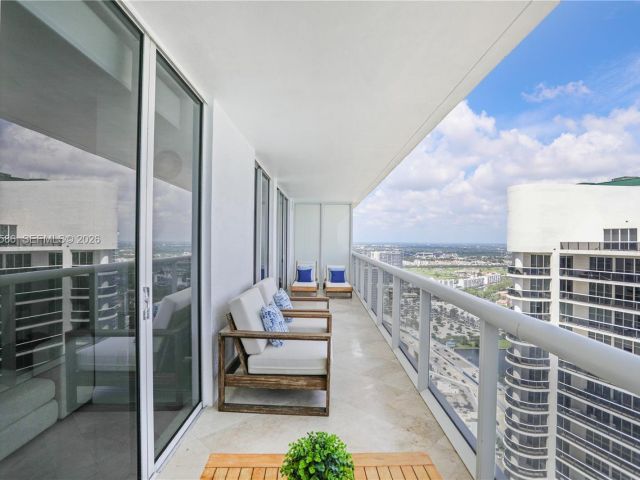 Apartment for rent  Unit #4511 - photo 7523900