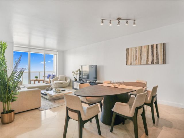 Apartment for rent  Unit #4511 - photo 7523904