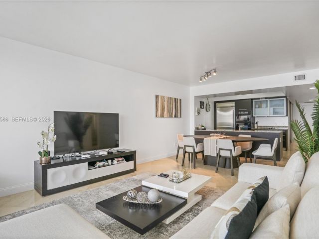 Apartment for rent  Unit #4511 - photo 7523906