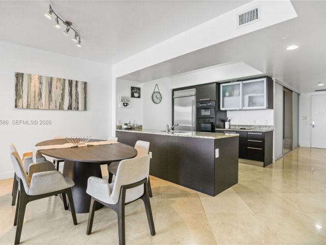 Apartment for rent  Unit #4511 - photo 7523907