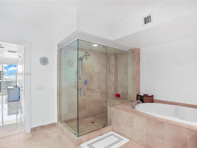 Apartment for rent  Unit #4511 - photo 7523910