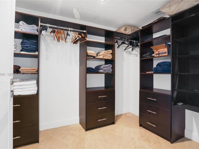 Apartment for rent  Unit #4511 - photo 7523914