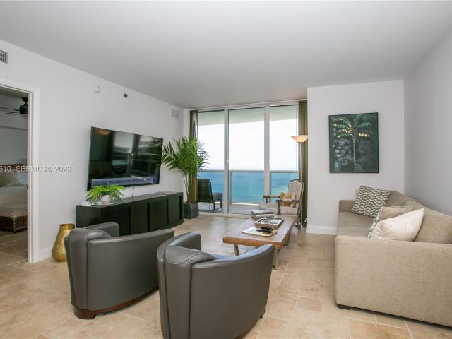 Apartment for rent  Unit #4504 - photo 7523884