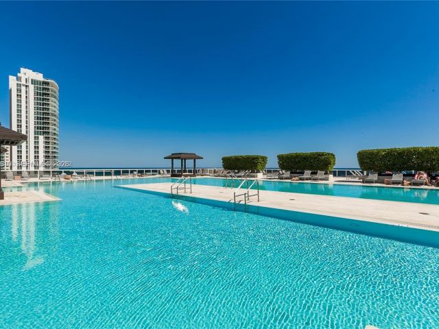 Apartment for rent  Unit #4504 - photo 7523893