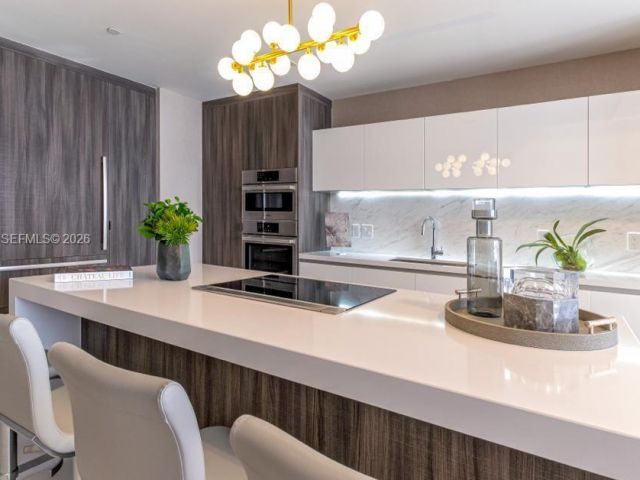 Apartment for rent  Unit #1011 - photo 7523157