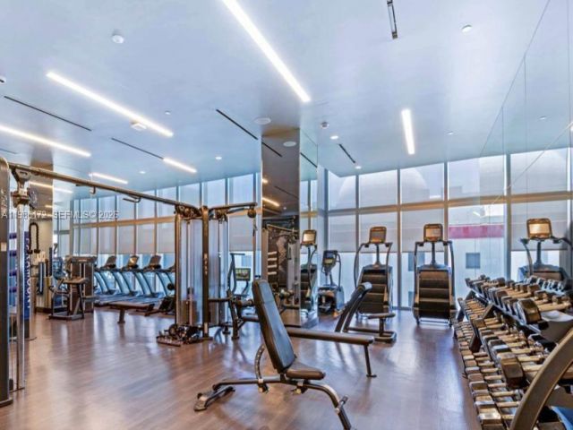 Apartment for rent  Unit #1011 - photo 7523172