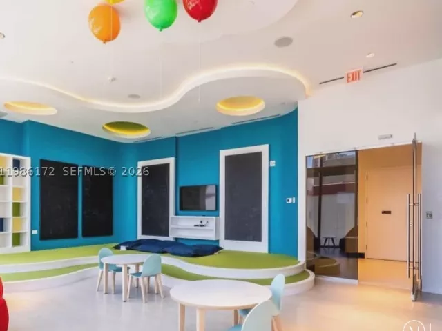 3-bedroom condo for rent in Miami - 851 NE 1st Ave 1011 - MondialRealty