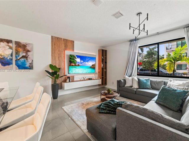 Home for rent at 4741 NW 84th Ave 0 - photo 7522382