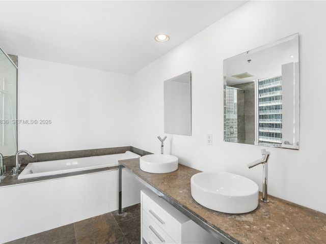 Apartment for rent  Unit #3311 - photo 7522805