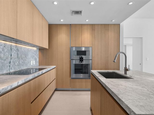 Apartment for rent  Unit #3704 - photo 7524110