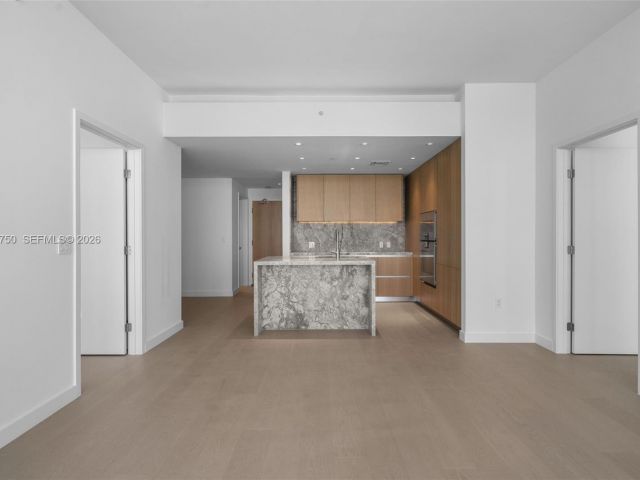 Apartment for rent  Unit #3704 - photo 7524111