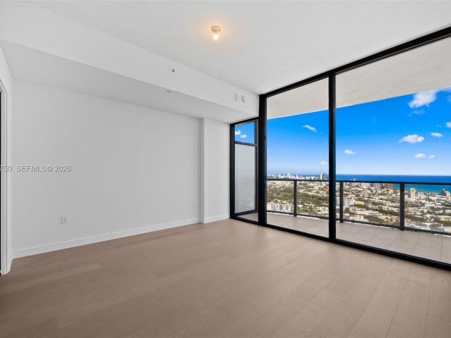 Apartment for rent  Unit #3704 - photo 7524114