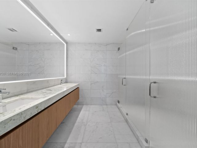 Apartment for rent  Unit #3704 - photo 7524115