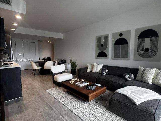 Apartment for sale  Unit #2009 - photo 7533648