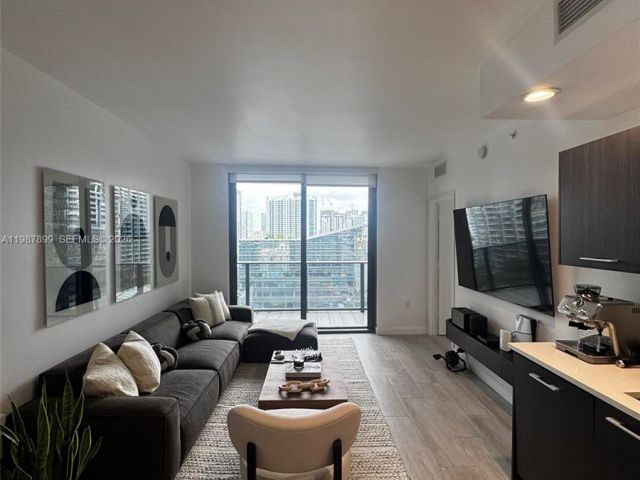 Apartment for sale  Unit #2009 - photo 7533652