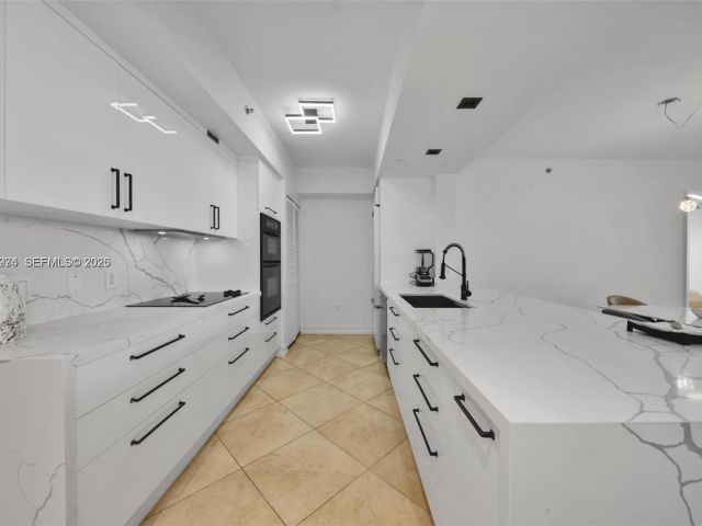 Apartment for rent  Unit #4704 - photo 7530733