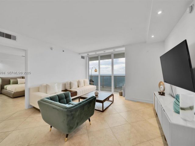 Apartment for rent  Unit #4704 - photo 7530739