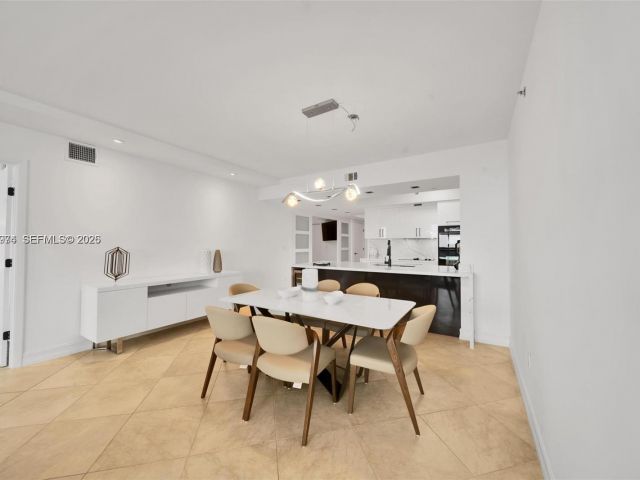 Apartment for rent  Unit #4704 - photo 7530744