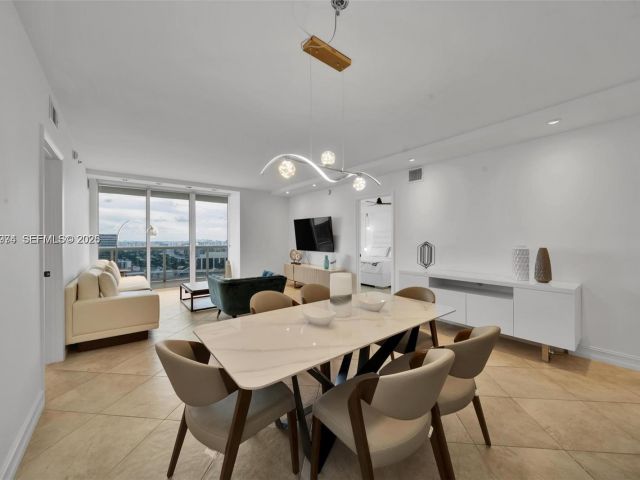 Apartment for rent  Unit #4704 - photo 7530745