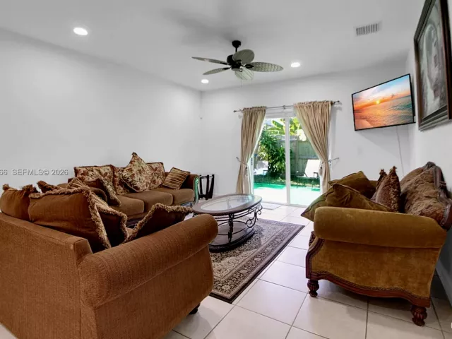 5-bedroom home for rent in Homestead - 1382 SE 26th Rd - MondialRealty