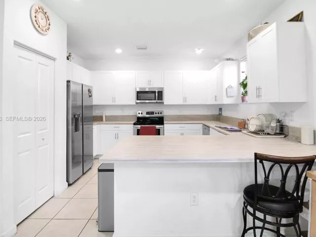 5-bedroom home for rent in Homestead - 1382 SE 26th Rd - MondialRealty