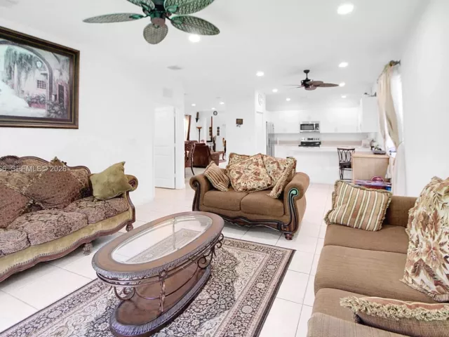 5-bedroom home for rent in Homestead - 1382 SE 26th Rd - MondialRealty