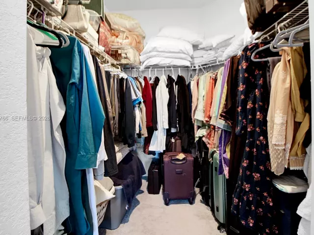 5-bedroom home for rent in Homestead - 1382 SE 26th Rd - MondialRealty