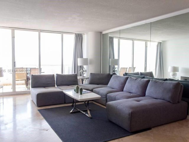 Apartment for rent  Unit #B-4141 - photo 7523611