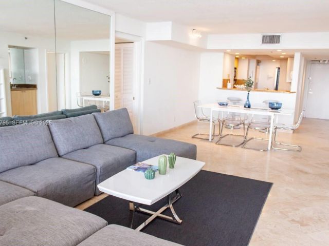 Apartment for rent  Unit #B-4141 - photo 7523613