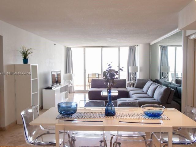 Apartment for rent  Unit #B-4141 - photo 7523614