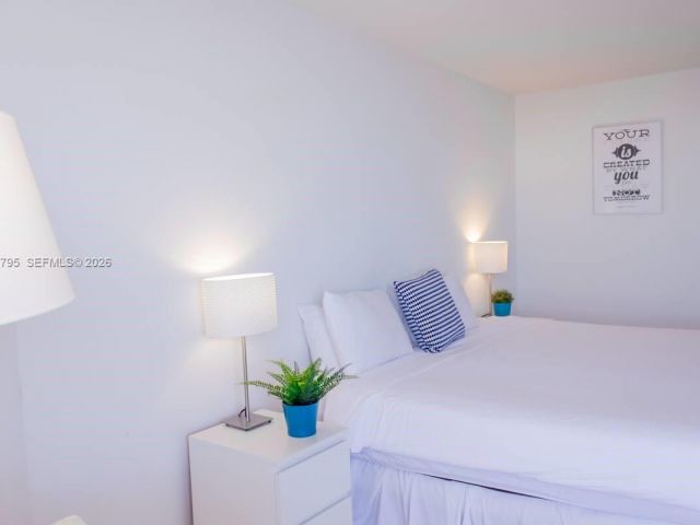 Apartment for rent  Unit #B-4141 - photo 7523618