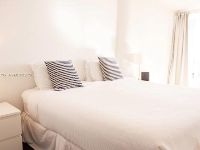 Apartment for rent  Unit #B-4141 - photo 7523626