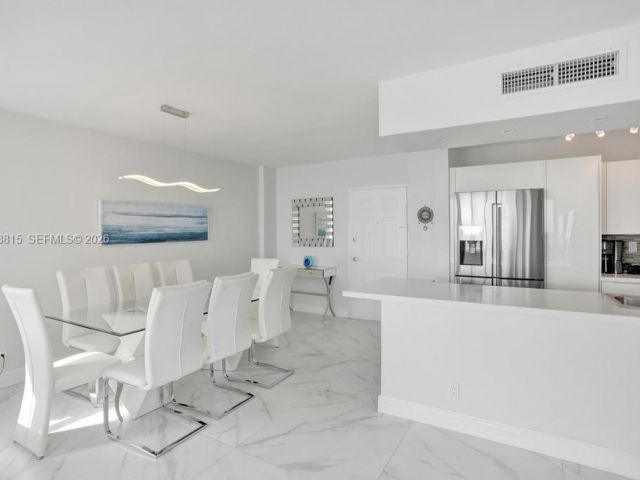 Apartment for rent  Unit #525 - photo 7522980