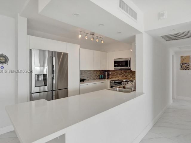 Apartment for rent  Unit #525 - photo 7522981