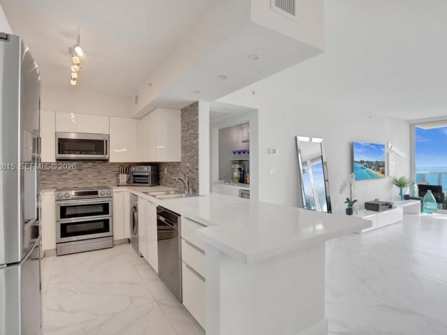 Apartment for rent  Unit #525 - photo 7522982